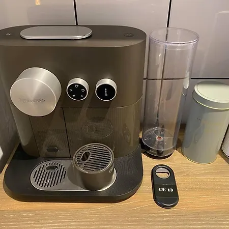 Geschmackvolles 2 Zi Apartment No4 In Top Stadtlage 카셀