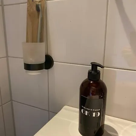 Geschmackvolles 2 Zi Apartment No4 In Top Stadtlage 카셀